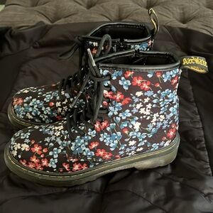Dr. Martens Delaney Floral Canvas Boots Girls Size 3